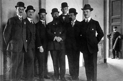 开云入口-搞砸生日汇演遭双杀 小因扎吉用人失察继续甩锅