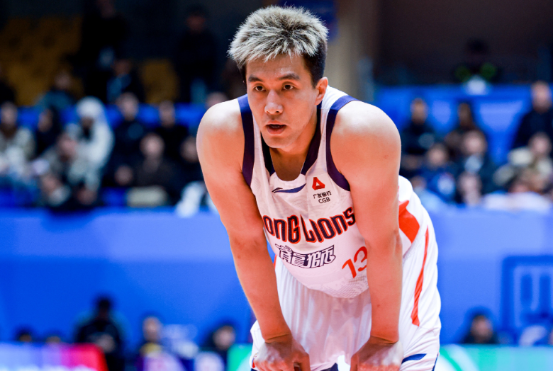 开云官网-王哲林破10000分CBA历史第6人 郭艾伦退赛上海逆转大胜广州